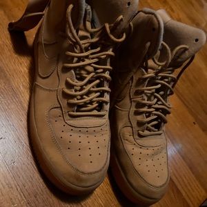 Nike airforce 1 lookin for 110 or obo